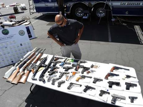 gunsREUTERS Gang dragnet sweeps up 72 of LA's hard-core Crips  