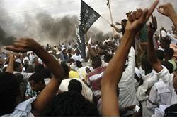 Sudanese attack US embassy in Khartoum