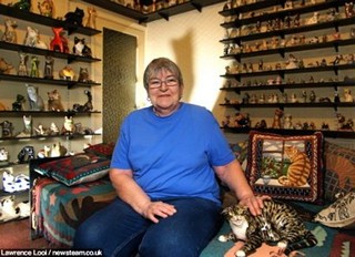 Pamela-Cole-cat-ceramics