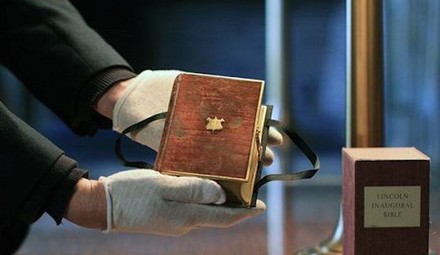 trumpswearingin_small Donald Trump to Use Lincoln Bible for Inauguration Oath of Office Trump  