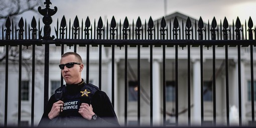 secretservicewh_small2 Person detained after incident at White House checkpoint, News  
