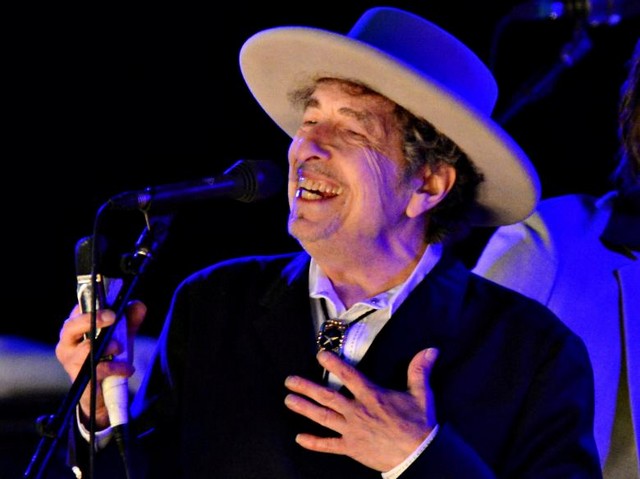 bobdylan_small Nobel saga all over now as Dylan finally gets prize Culture  