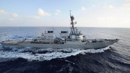 navydestroyergulf_small Navy destroyer has close encounter with Iran vessel in Persian Gulf Defense  